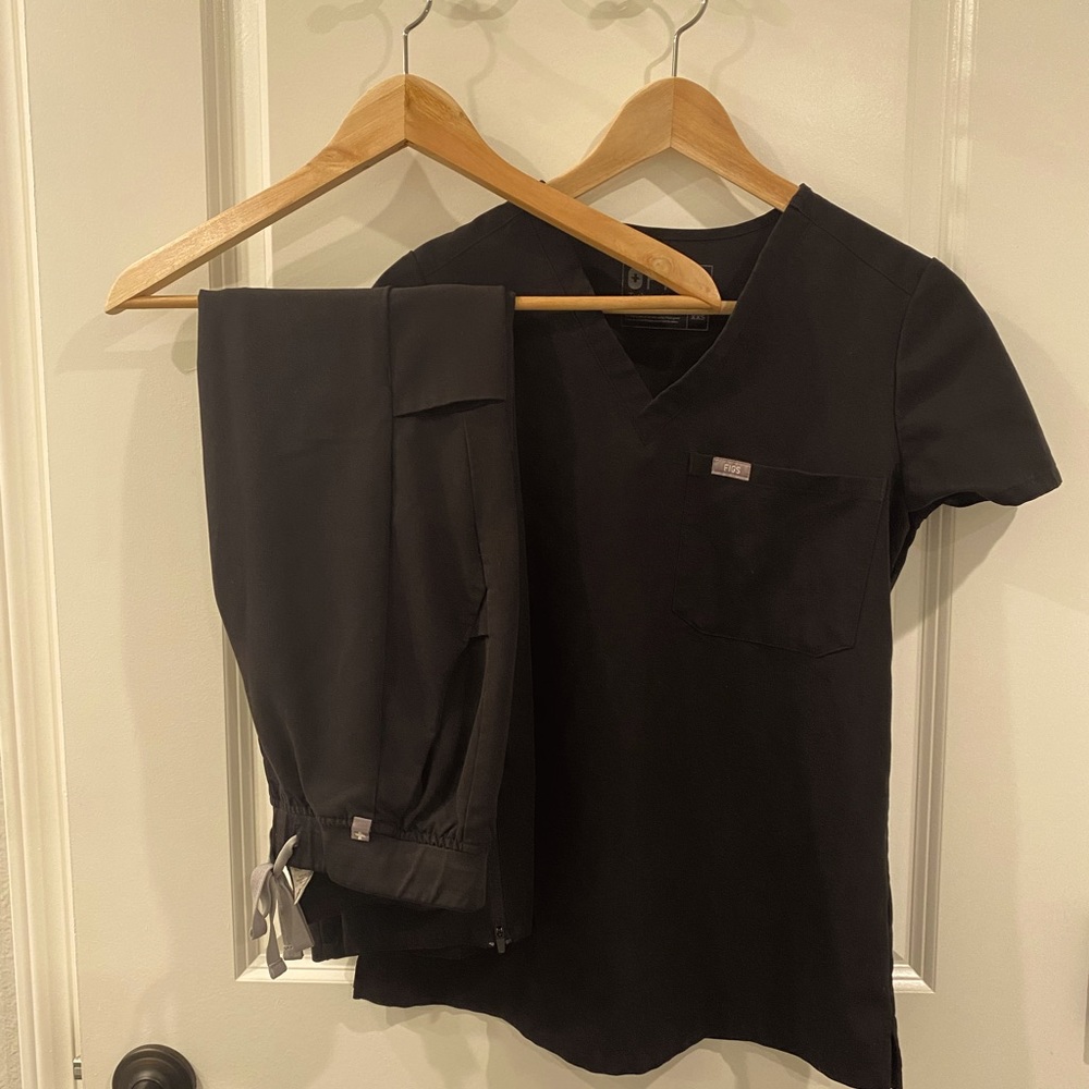 Figs Skinny Scrub Pants and Catarina Top